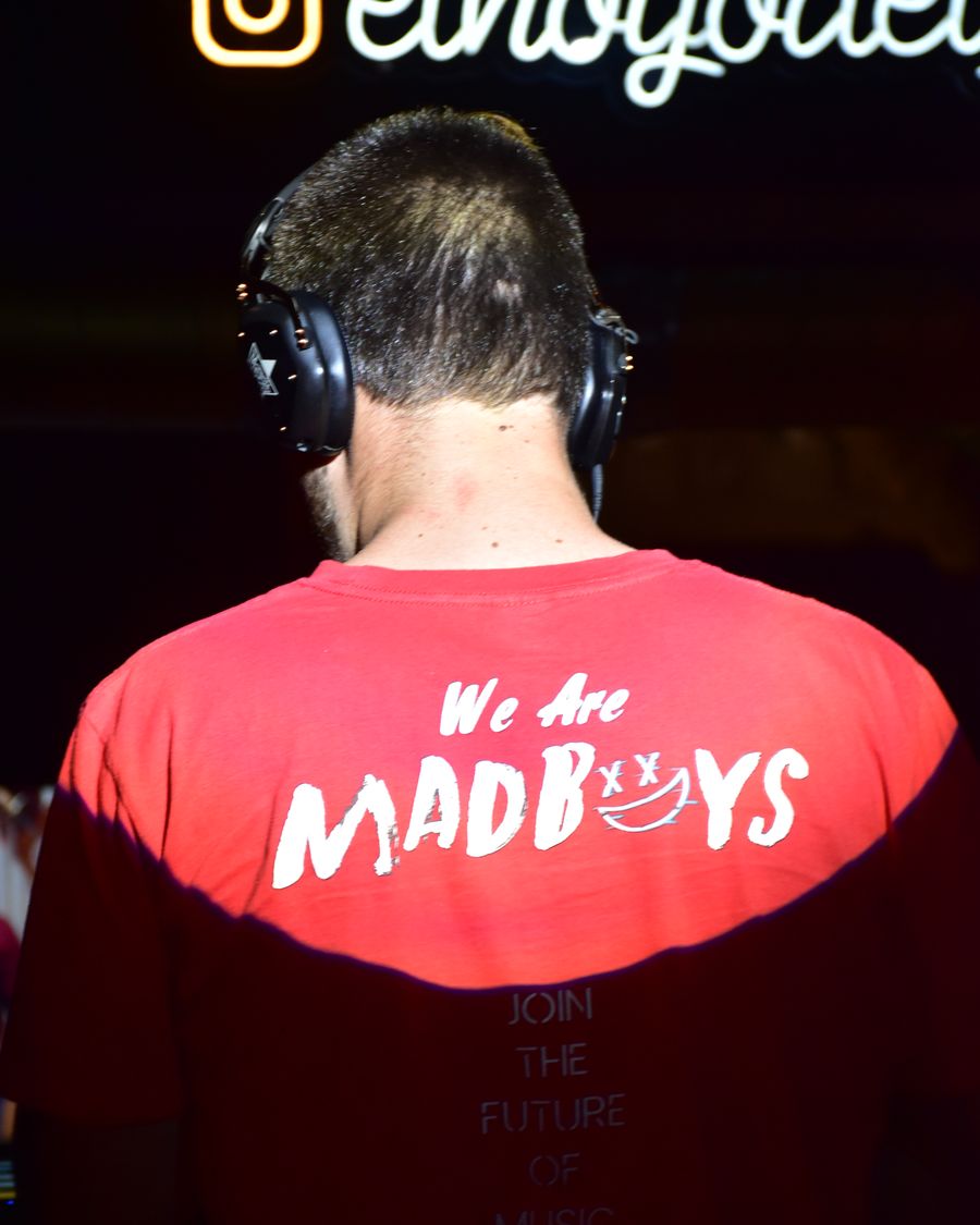 Cabina de MadBoys en el evento PULSE